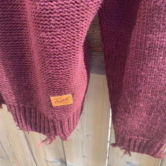 NWT Jack and Jones Burgundy Distressed Sweater - Picture 2 of 8